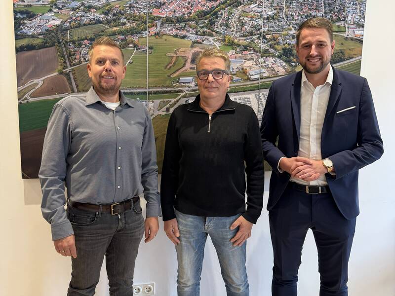 Von links nach rechts: Bauamtsleiter Thilo Mayer, Hochbautechniker Martin Warth und Bürgermeister Patrick Haas.