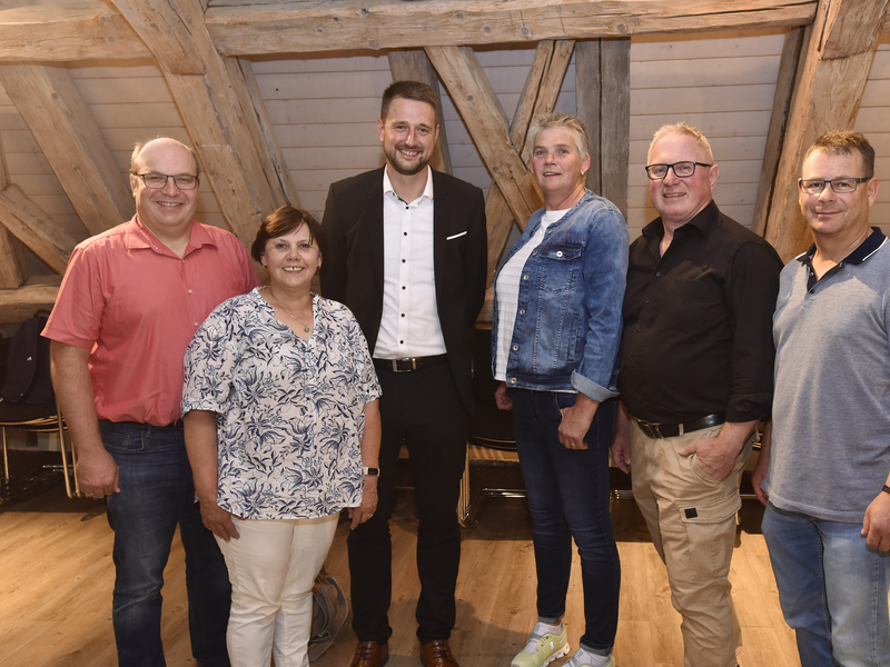 Ortsvorsteher Behla Johannes Bogenschütz, Ortsvorsteherin Hausen vor Wald Ingeborg Reitze, Bürgermeister Patrick Haas, Ortsvorsteherin Sumpfohren Ancilla Batsching, Ortsvorsteher Mundelfungen Michael Jerg und Ortsvorsteher Fürstenberg Volker Gut (von links nach rechts).