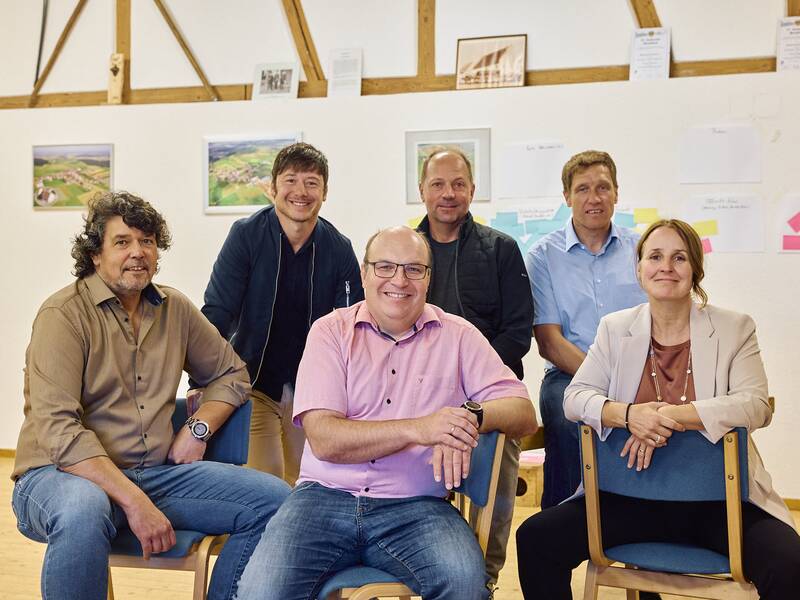 Gruppenbild der Mitglieder des Ortschaftsrates Behla mit dem Ortsvorsteher Johannes Bogenschütz im Rathaus Behla.